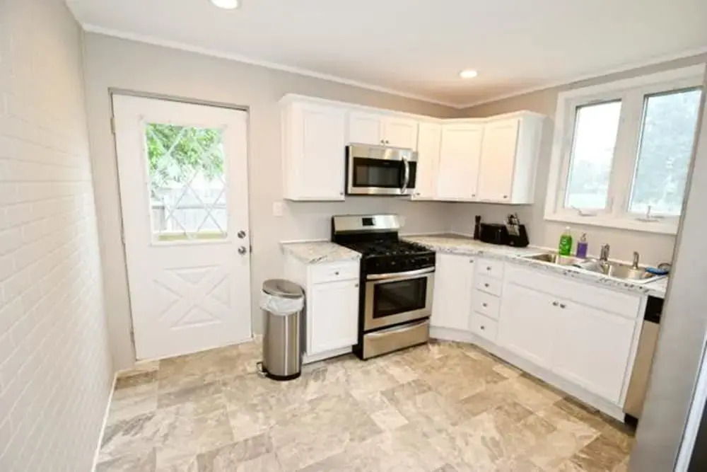 Walk to Notre Dame 3 Bedroom 1 5 Bath Home 717