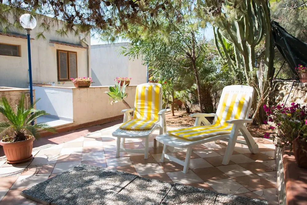 Sea Front Apartment 5 Beds With Balcony 250 Meters From the Beach