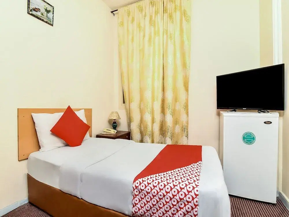 OYO 182 Zariana Hotel