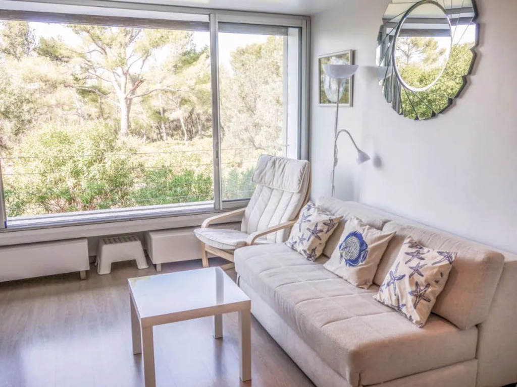 Athena Residence 9813