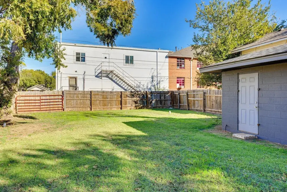 4 Mi to Fort Sill: Modern Home w/ Private Yard
