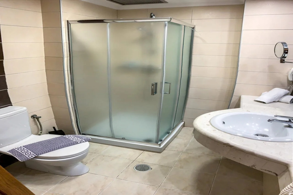 Manousos City Hotel