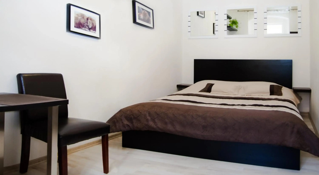 LEO Obchodna Delux Apartment
