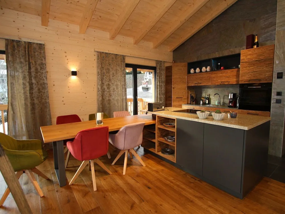 Gorgeous Chalet in Niedernsill with Garden