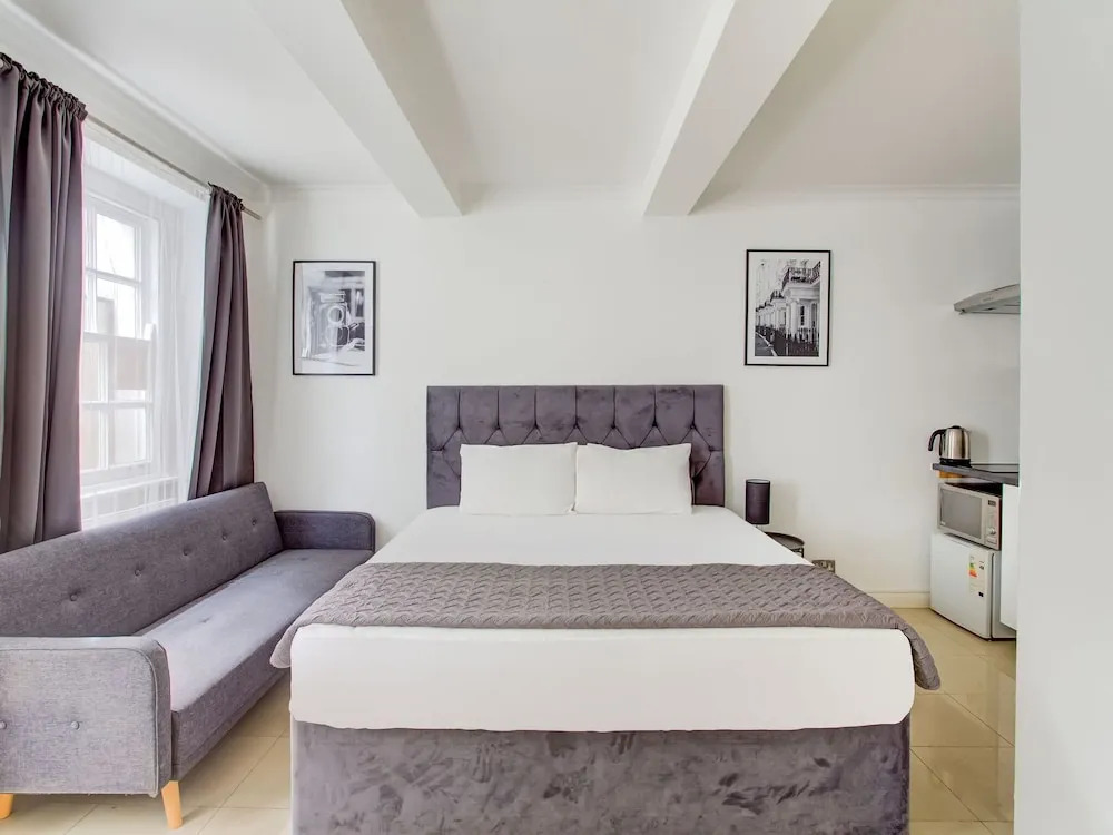 Swanky Apartment in London Near Hyde Park and Big Ben