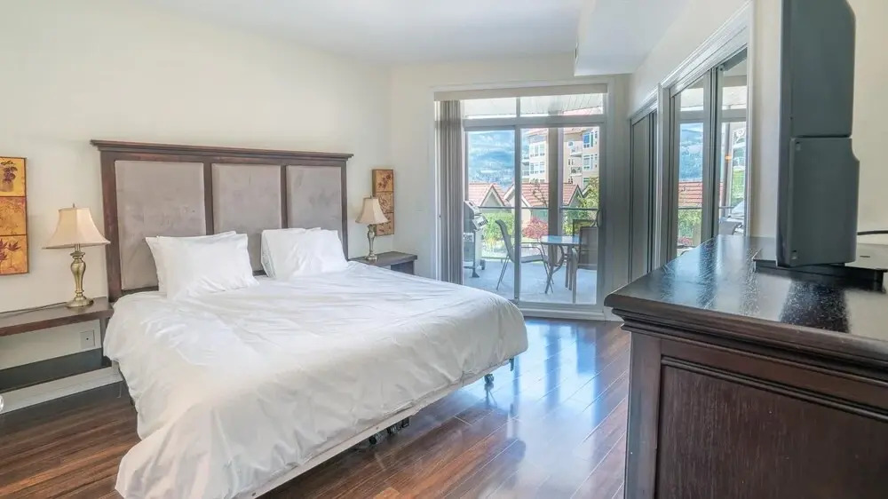 Two Bed Two Bath Two Pools