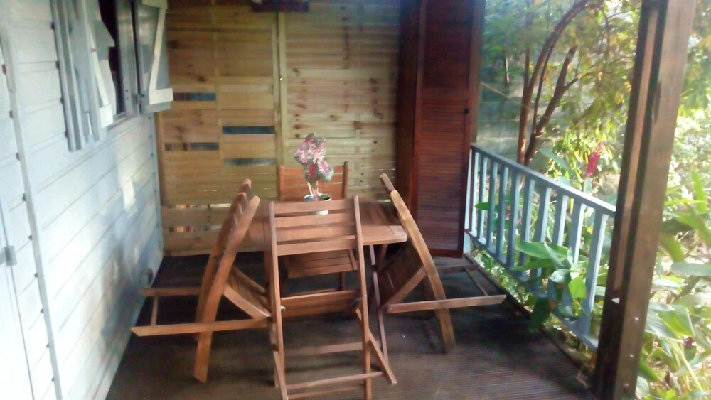 Bungalow with One Bedroom in Saint-Leu, with Wonderful Sea View And Enclosed Garden - 100 M From the Beach