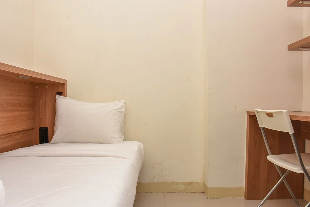 Strategic And Cozy Stay 2Br At Green Pramuka City Apartment