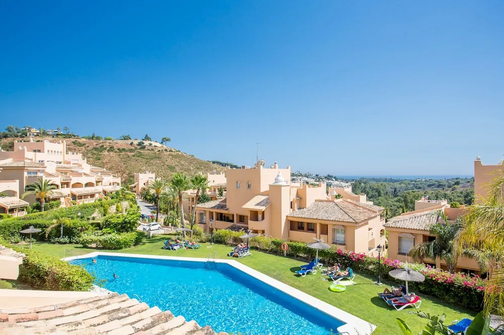 Santa Maria 2 Bed Apartment with Sea Views