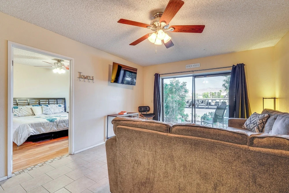 Walk to Golf & Beach: Queens Bay Resort Condo