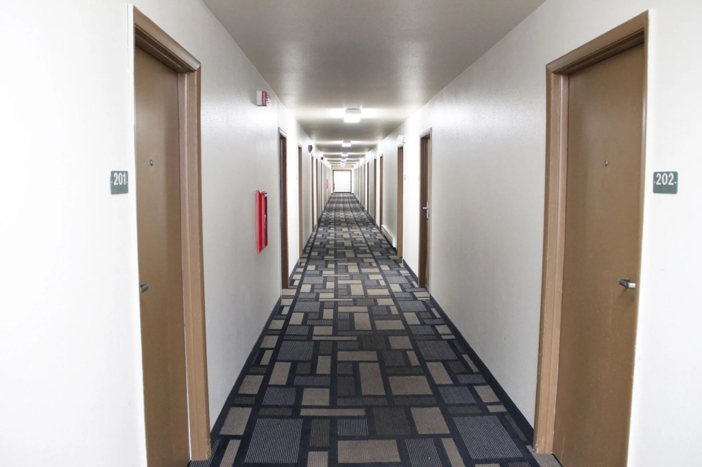 Knights Inn Grand Rapids East Airport