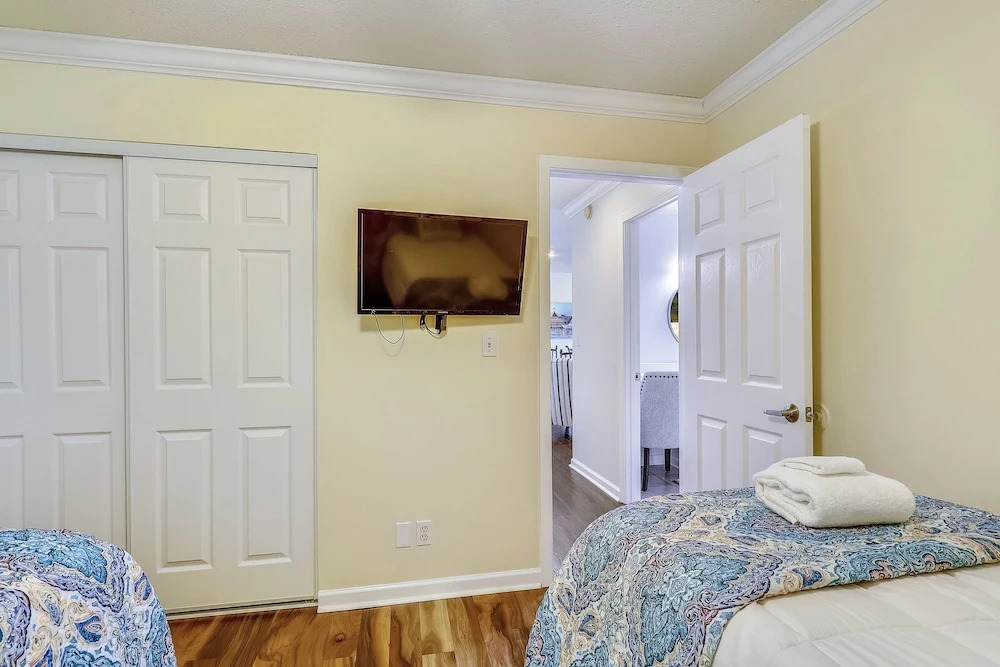 SPC 3203 - Recently Upgraded Pet Friendly 2 BR at Sandpiper Cove - Gorgeous unit by RedAwning
