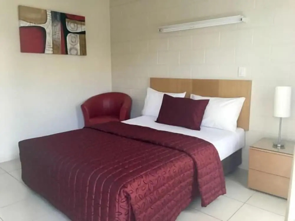 Collinsville Motel