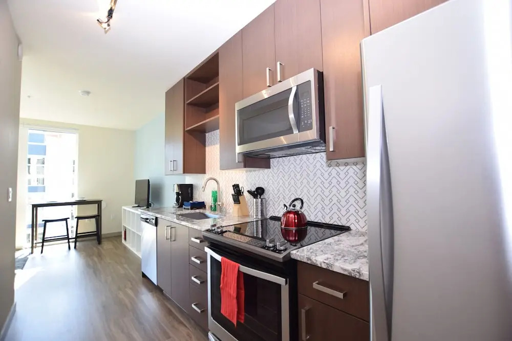 Luxe Hubs Corporate High Rise Apartments on Pine