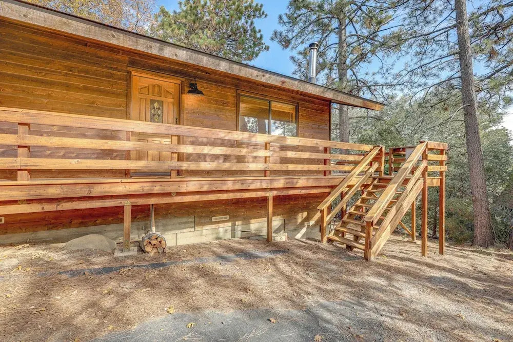 Idyllwild Cabin w/ Deck & Tahquitz Peak Views