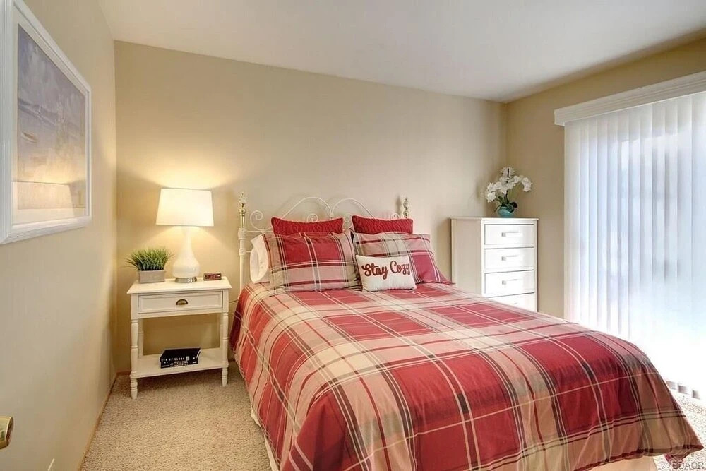 Karin's Cottage - 2br/1ba/walk To Shuttles/wifi/fireplace/fencedyard/barbeque 2 Bedroom Home