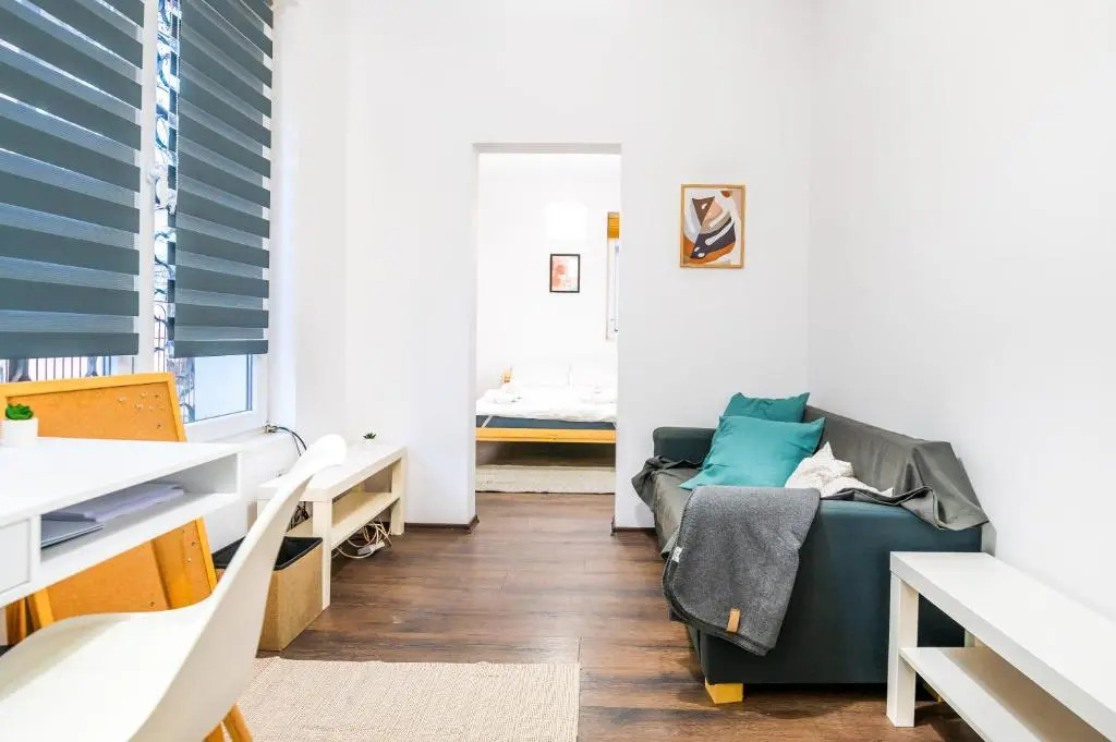 Cute&Cozy 2BD Flat with Balcony