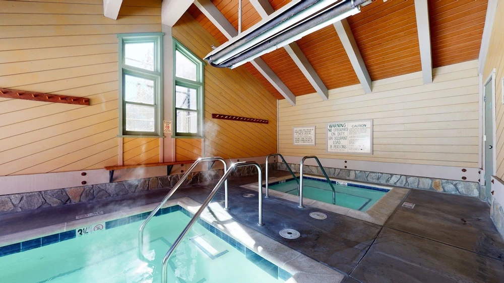Mammoth Creek 13 1 Br condo by RedAwning