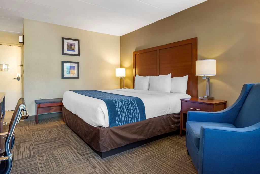 Comfort Inn Edgewater on Hudson River
