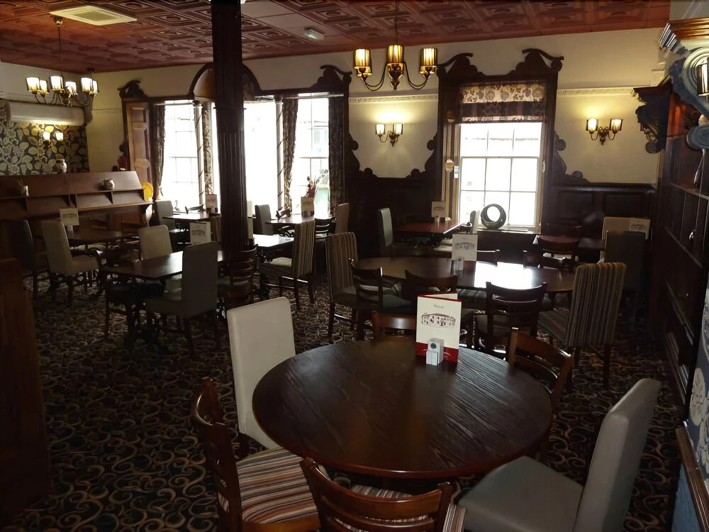 The Queen Hotel