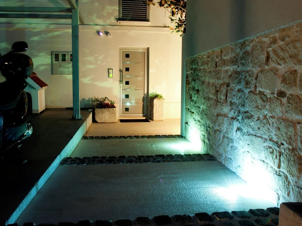 Modern Apartment with Private Pool in Split
