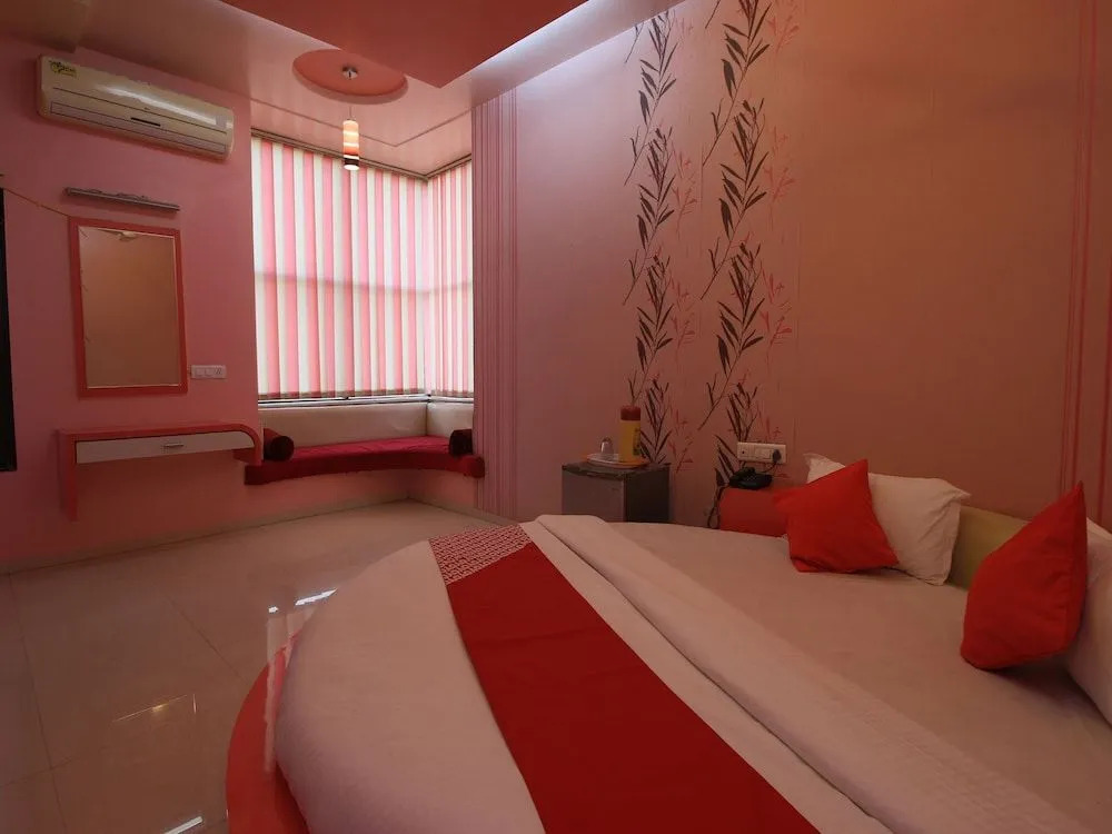 OYO 24838 Hotel Neelam