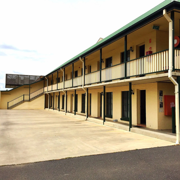 Town Square Motel