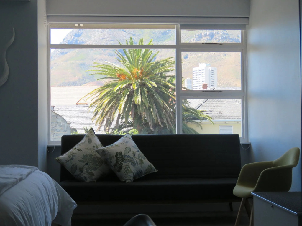 Table Mountain Views - Walk to Kloof St - Parking