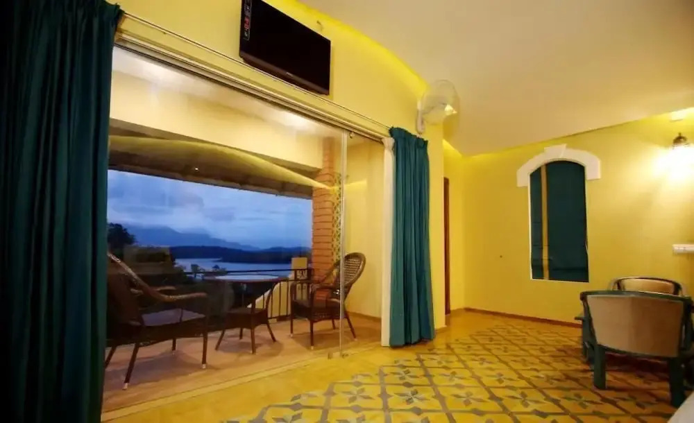 Vista Del Lago - Lakeview Homestay