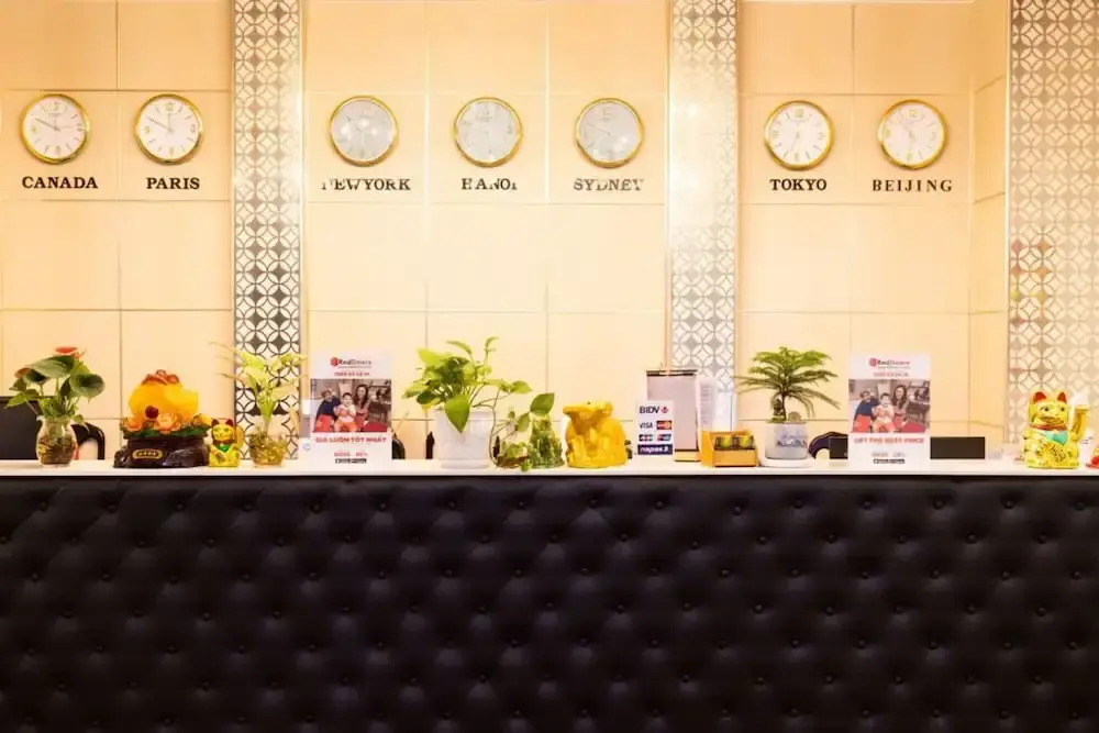 RedDoorz Truc Huyen Hotel