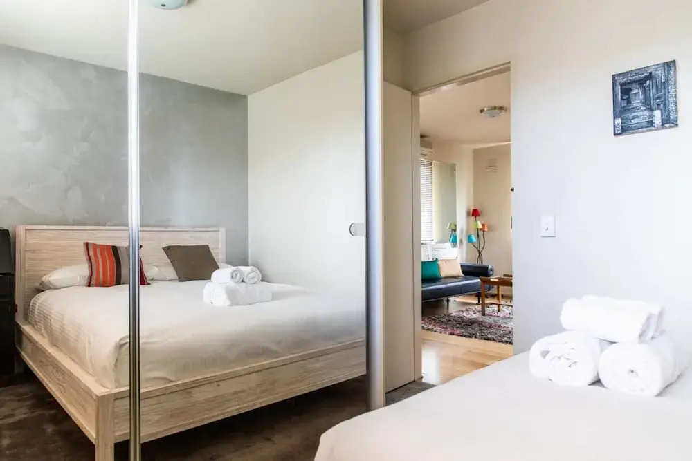 Charming 1 Bedroom Apartment in Vibrant South Yarra
