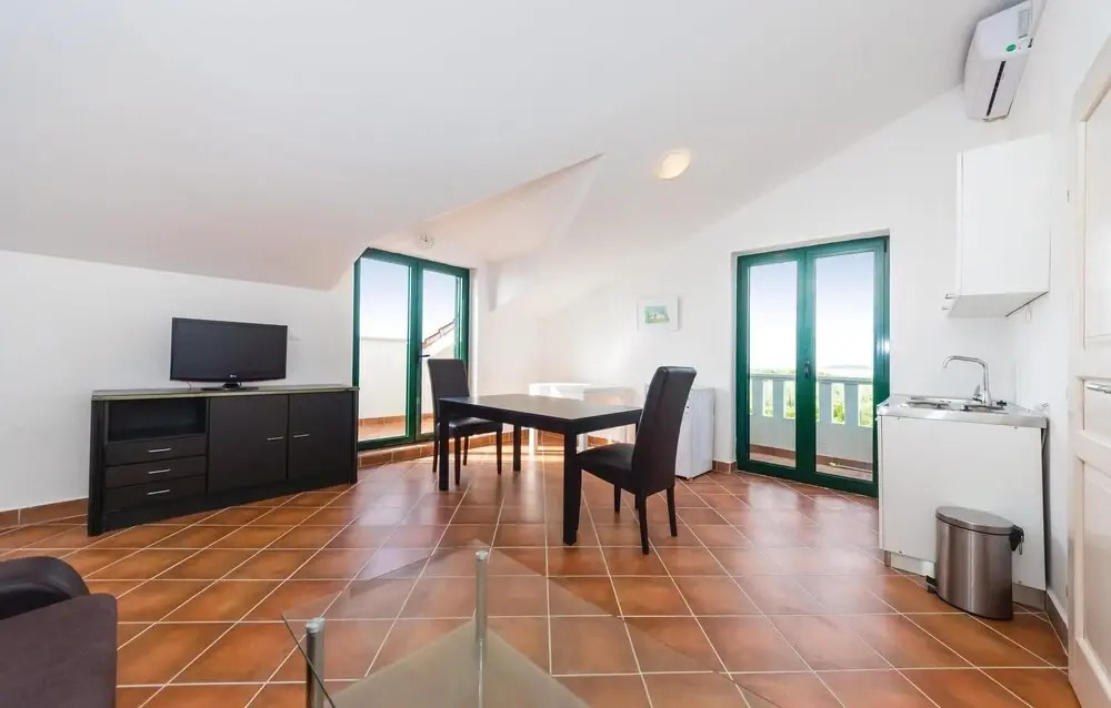 Stunning Apartment in Privlaka With 3 Bedrooms, Wifi and Outdoor Swimming Pool