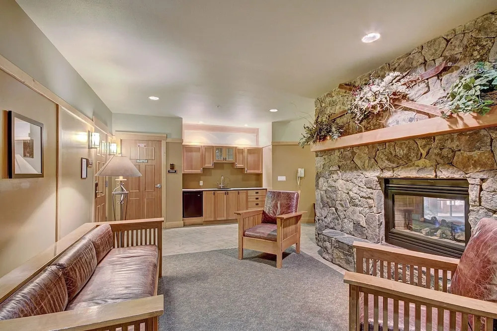 Pp606 Passage Point 1 Bedroom Condo