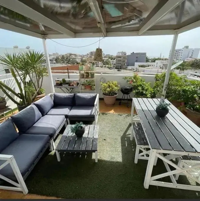 Superbe studio avec grande terrasse - Yoff