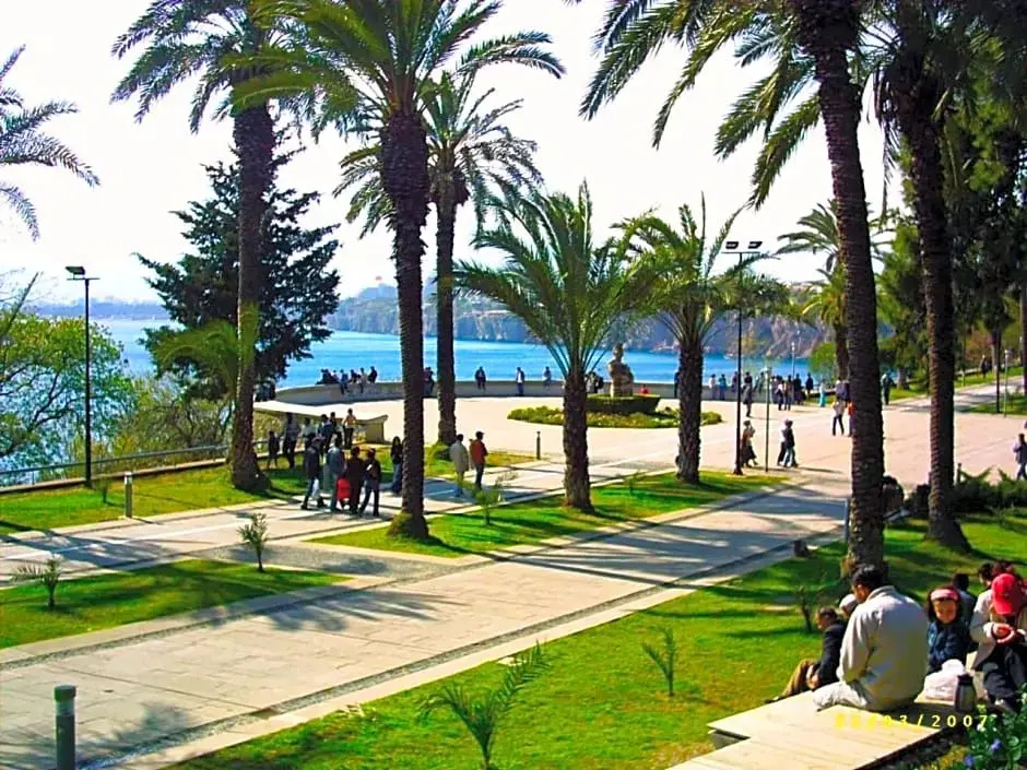 APARTMENTS 2 BEDROOMS, 1 BEDROOMS, HOTEL, VILLA - center, old town, beach