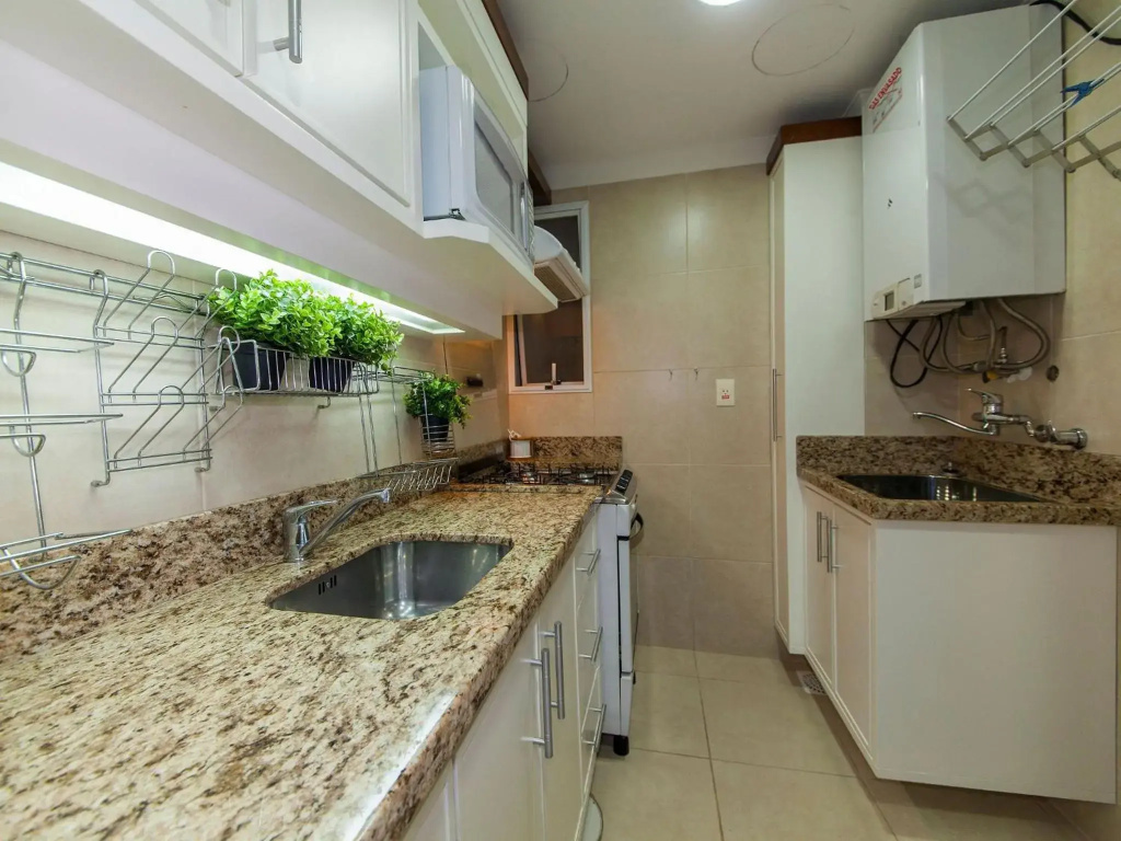 400 metros, Rua Coberta Centro - Villa Di Pietro 404