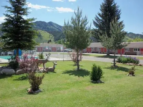 Lazy B Motel