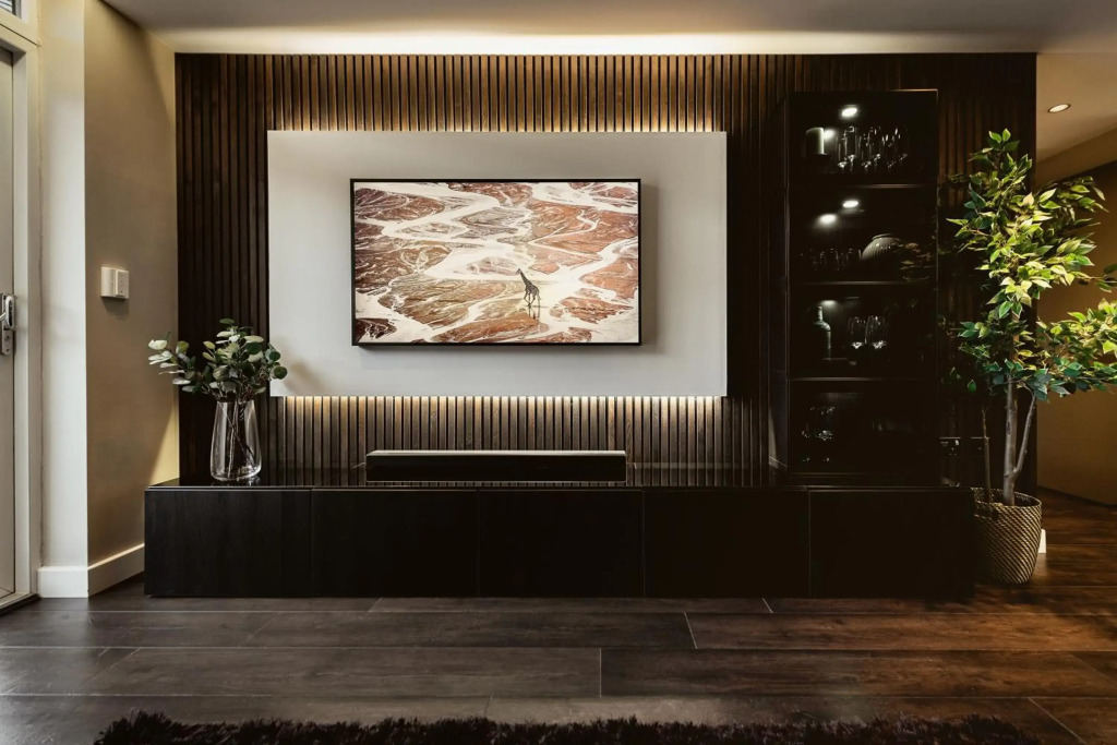 The Acacia, Luxury with Private Balcony + Parking
