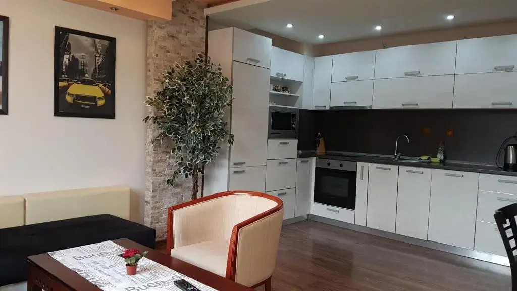 Yana Apartments