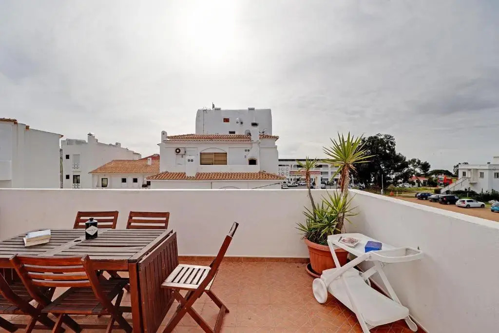 Albufeira Central by Homing