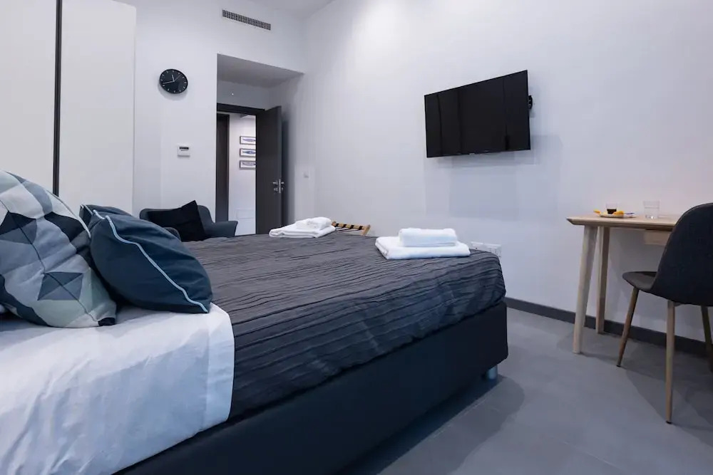 Titos Rooms