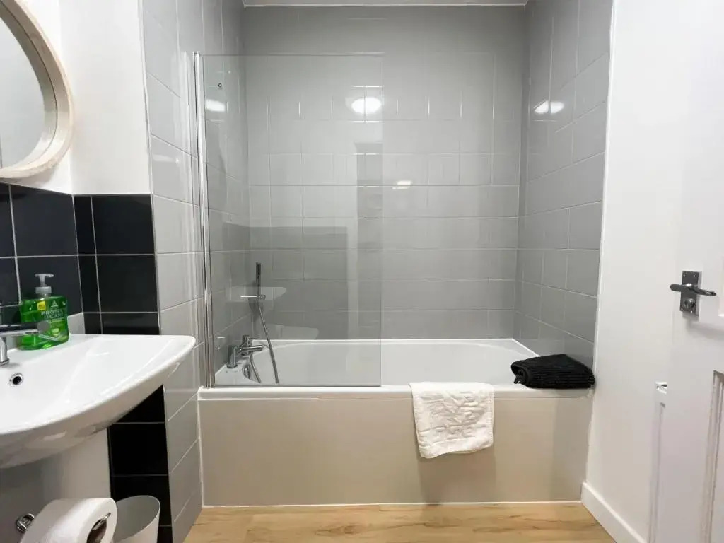 Glasgow 2 Bedroom Apartment