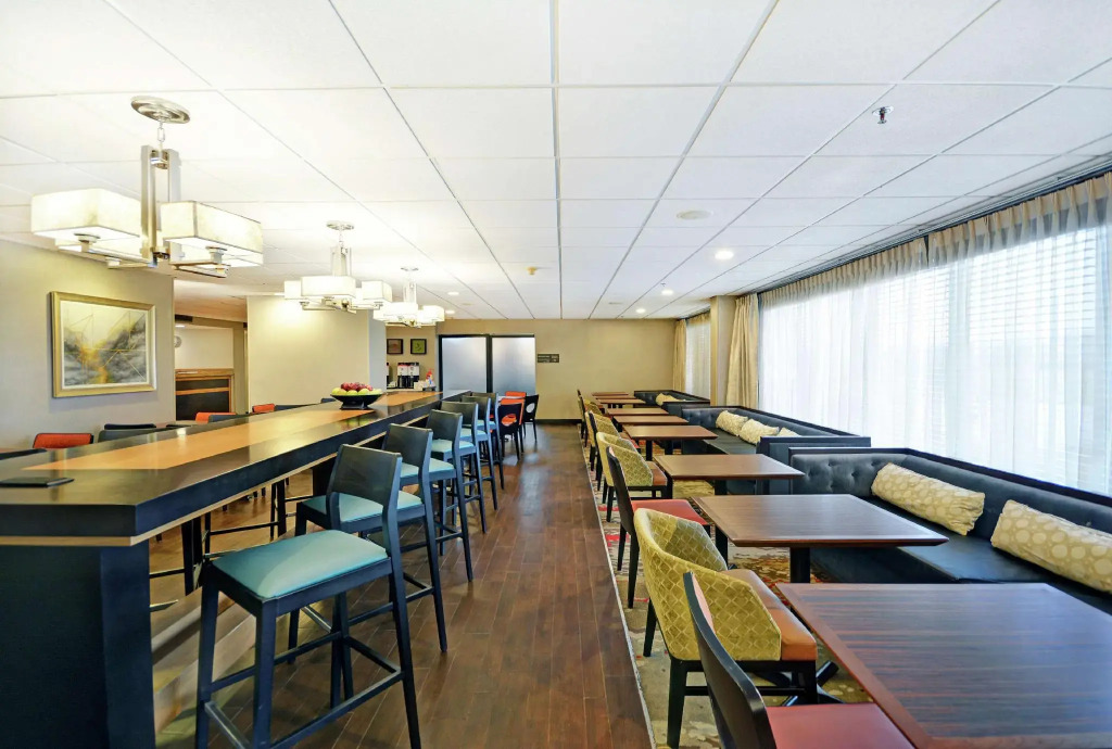Hampton Inn Chicago-Naperville