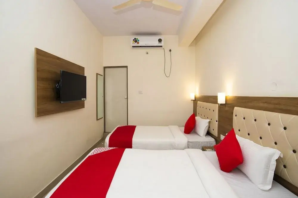 Oyo 18793 Prasad Residency