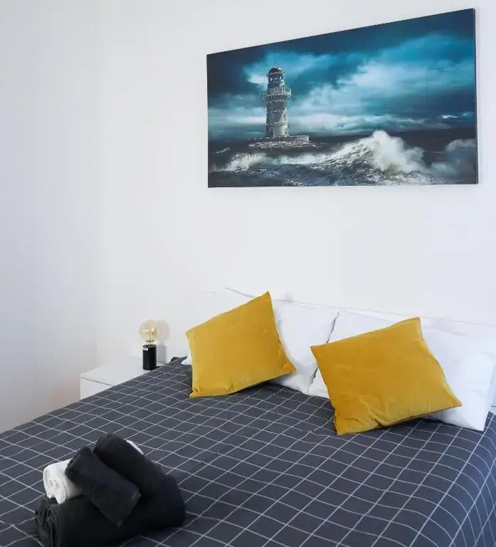 10 min from the Airport-Wifi-Free Parking