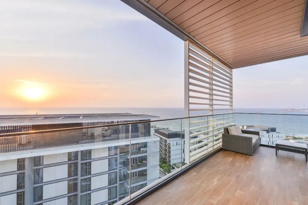 Posh Oceanfront 2BR in Bluewaters Island