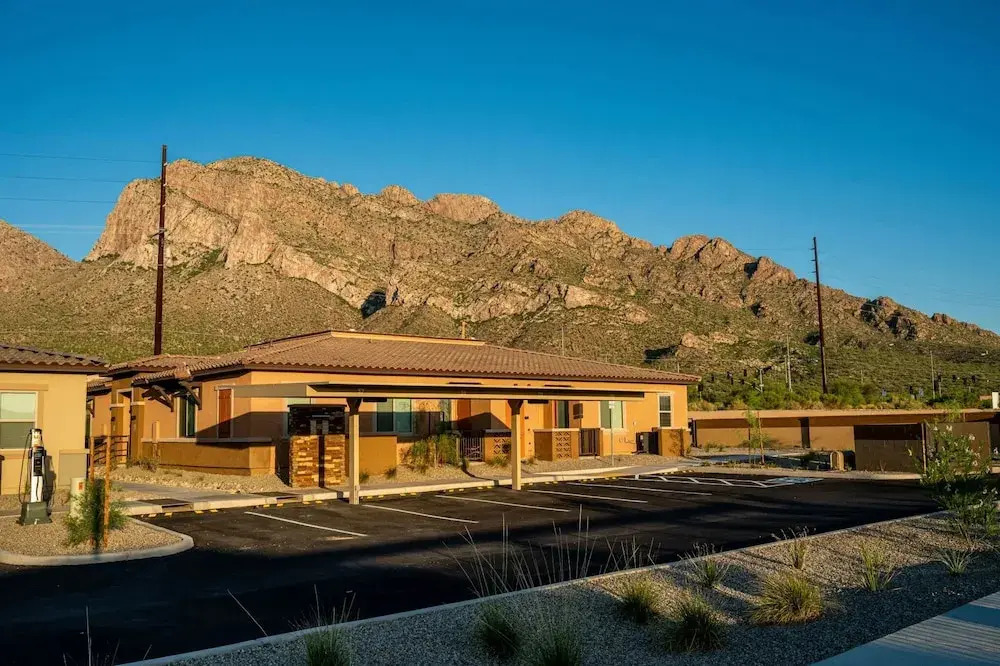 Landing Apartments - Linda Vista
