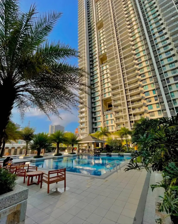 Flair Towers Condo near MRT Bonifacio and Shaw within Greenfields