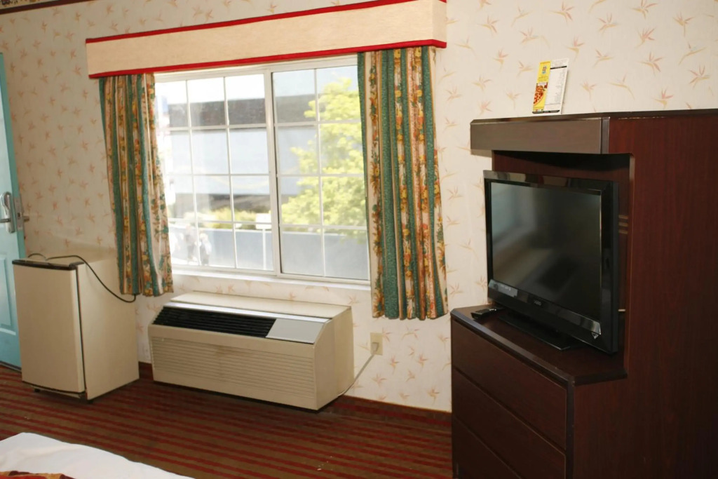 Hollywood Guest Inn