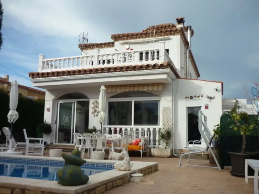 House With 4 Rooms in Miami Platja, With Private Pool, Enclosed Garden